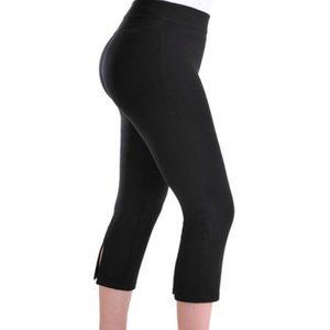 Nygard Slims Plus Size Black Capris in 16W - 22W